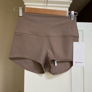 Size 8 lululemon Align High-Rise Short 2"